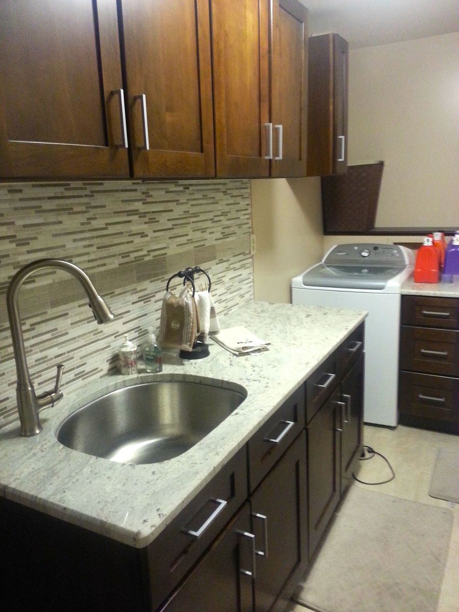 White Cabinets What Color Granite Countertop And Backsplash