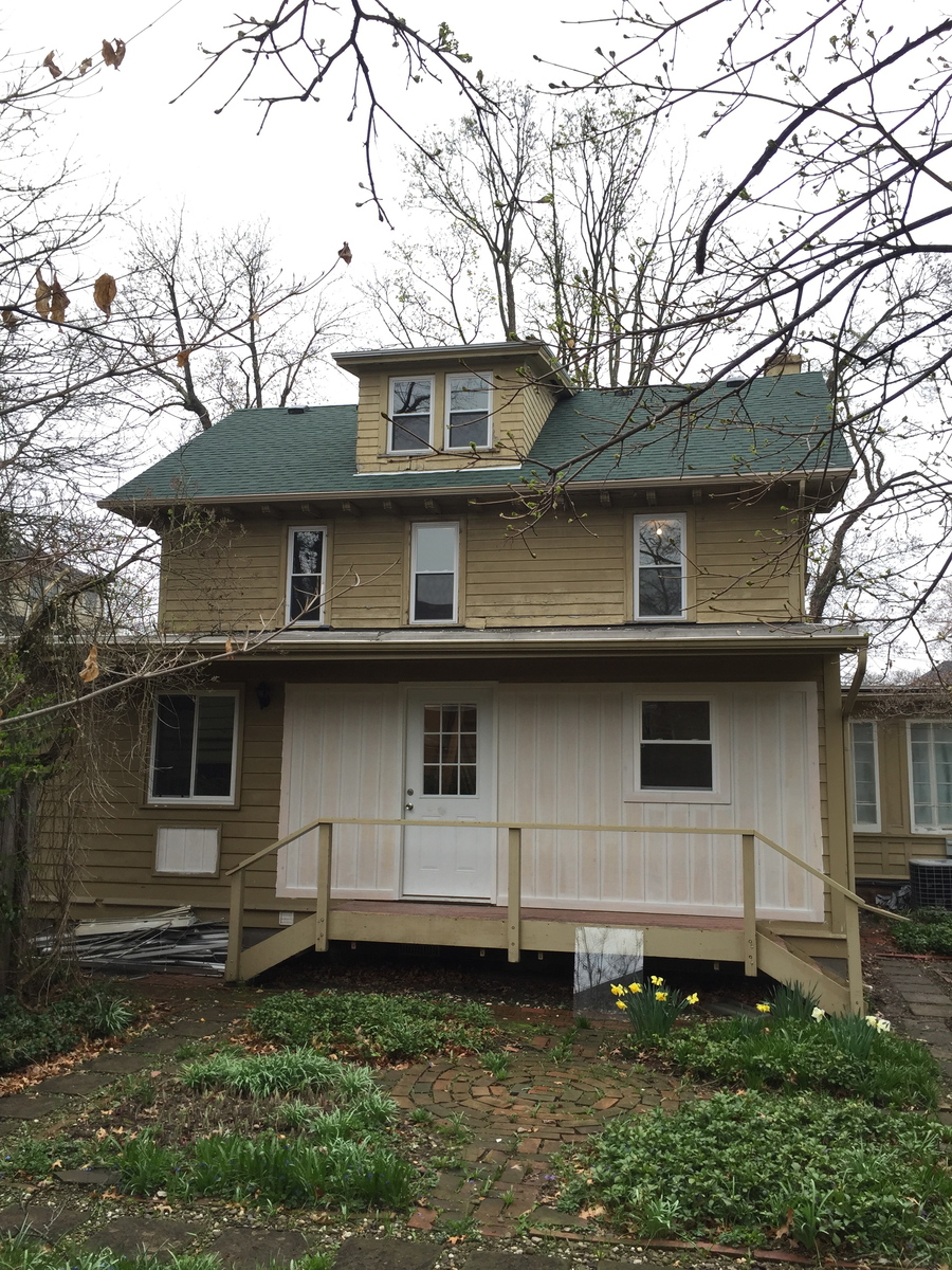 what s a good color to paint my flip dark green roof