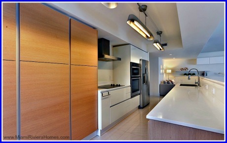 You'll definitely enjoy creating and eating your meals here in Key Colony Key Biscayne waterfront condo.