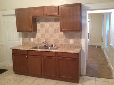 Small 1377437346 Kitchen3